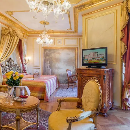 レギーナ パレス 4*