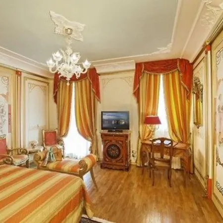 レギーナ パレス 4*