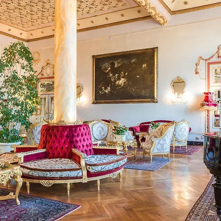 レギーナ パレス 4* ストレーザ