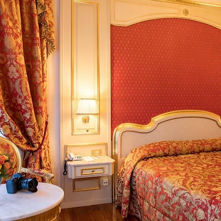 Отель Regina Palace 4*