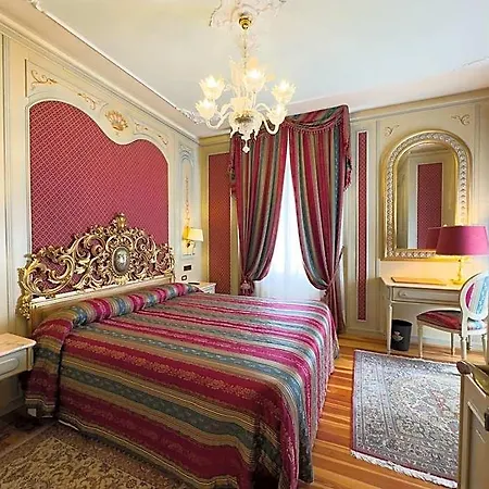 Regina Palace