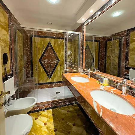 Hotel Regina Palace 4*