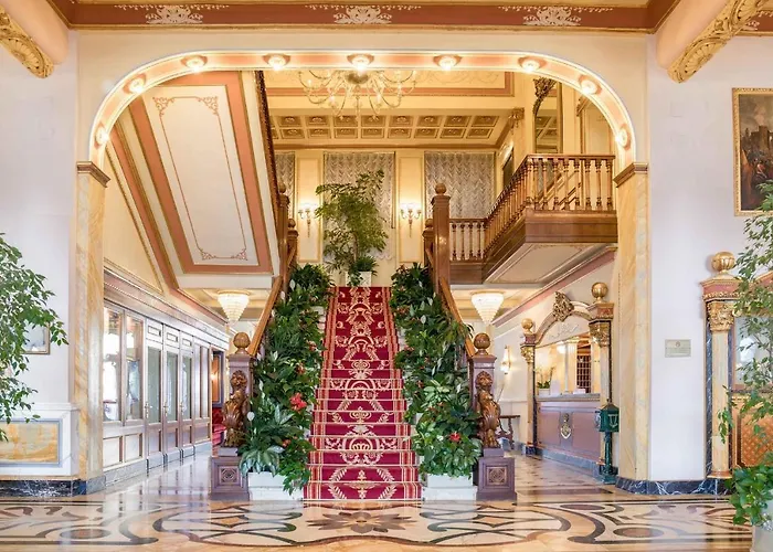 Отель Regina Palace