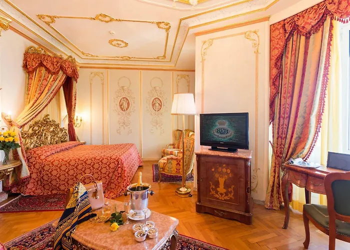 Regina Palace Otel 4*