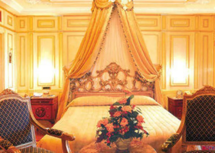 Regina Palace 4* סטרסה