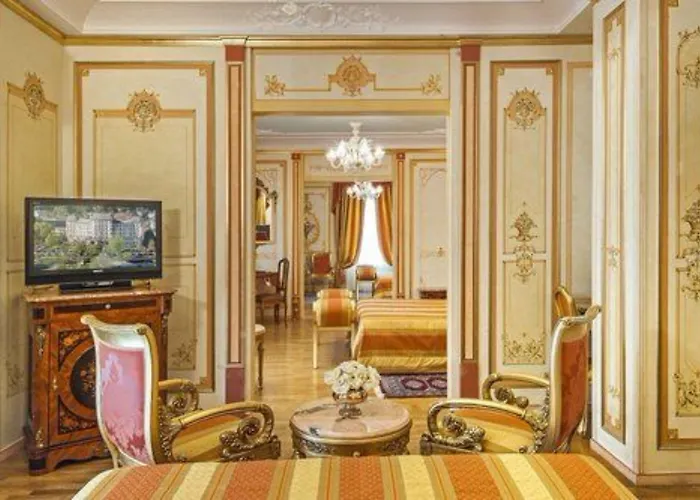 Regina Palace מלון סטרסה