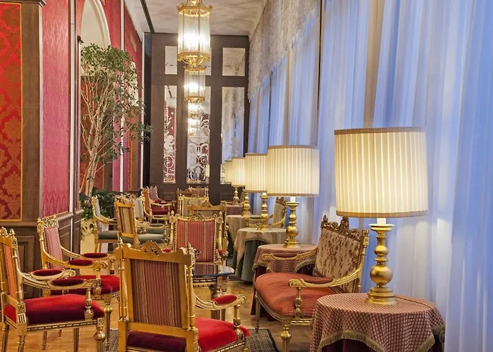 Regina Palace מלון 4*