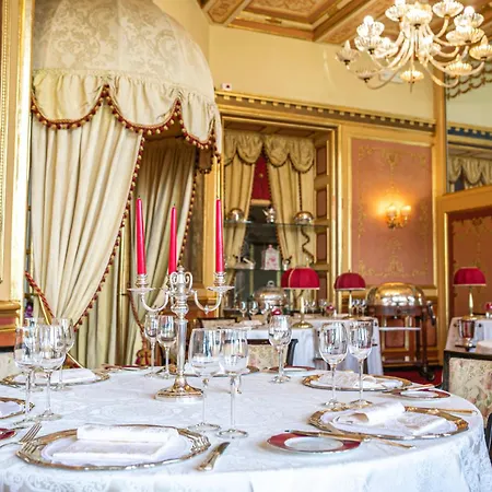 Regina Palace Hotell 4*