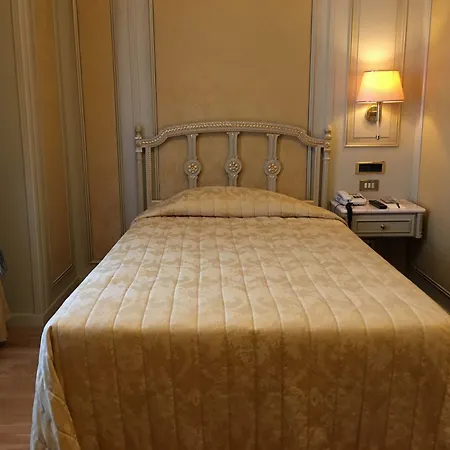 Regina Palace Hotell 4*